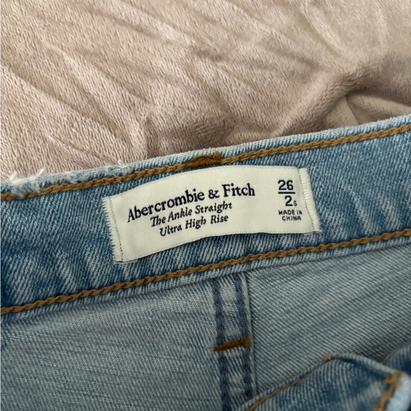 Abercrombie & Fitch Light Blue Ankle Straight High Rise Jeans - Picture 4 of 4